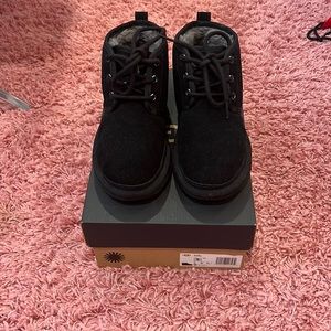 Ugg neumel boots black